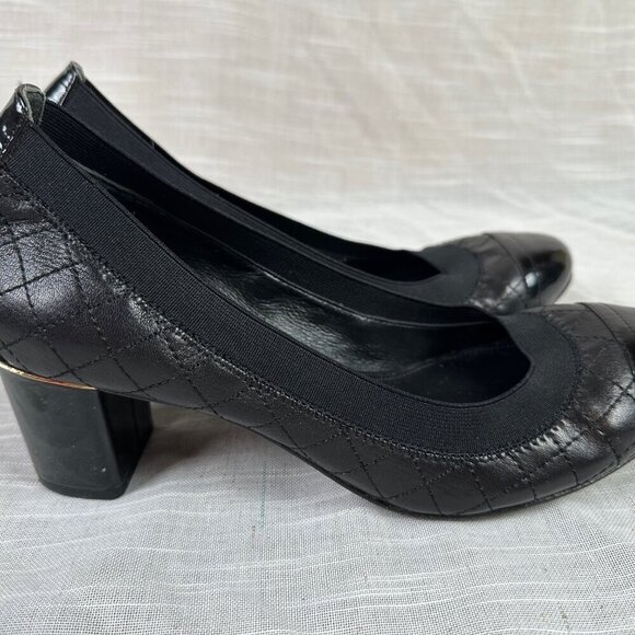 Tory Burch Carrie Quilted Soft Patent Toe Cap Block Heel Pumps Gold Black Sz 8.5 - Picture 5 of 9